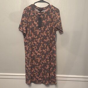 NWT Floral Short Sleeve Dress (1x)